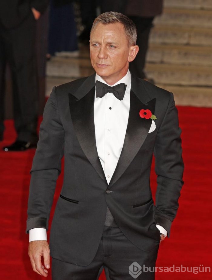 James Bond'a kraliyet galası