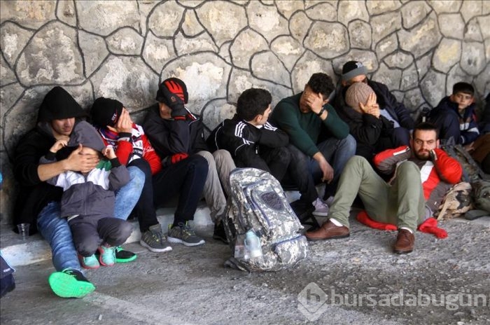 Fethiye'de batmak üzere olan teknedeki 69 Suriyeli kurtarıldı