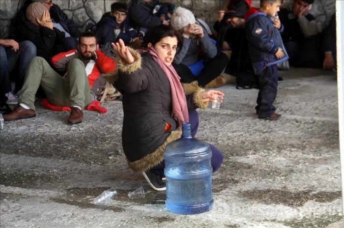Fethiye'de batmak üzere olan teknedeki 69 Suriyeli kurtarıldı