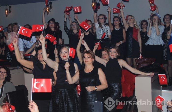 Anneler Derneği'nin renkli Cumhuriyet Kadınları gecesi...