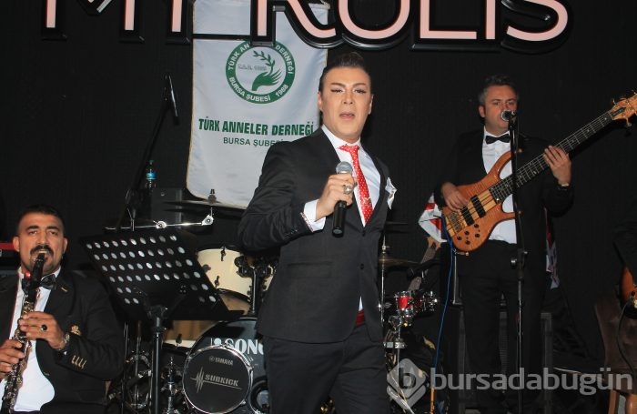 Anneler Derneği'nin renkli Cumhuriyet Kadınları gecesi...