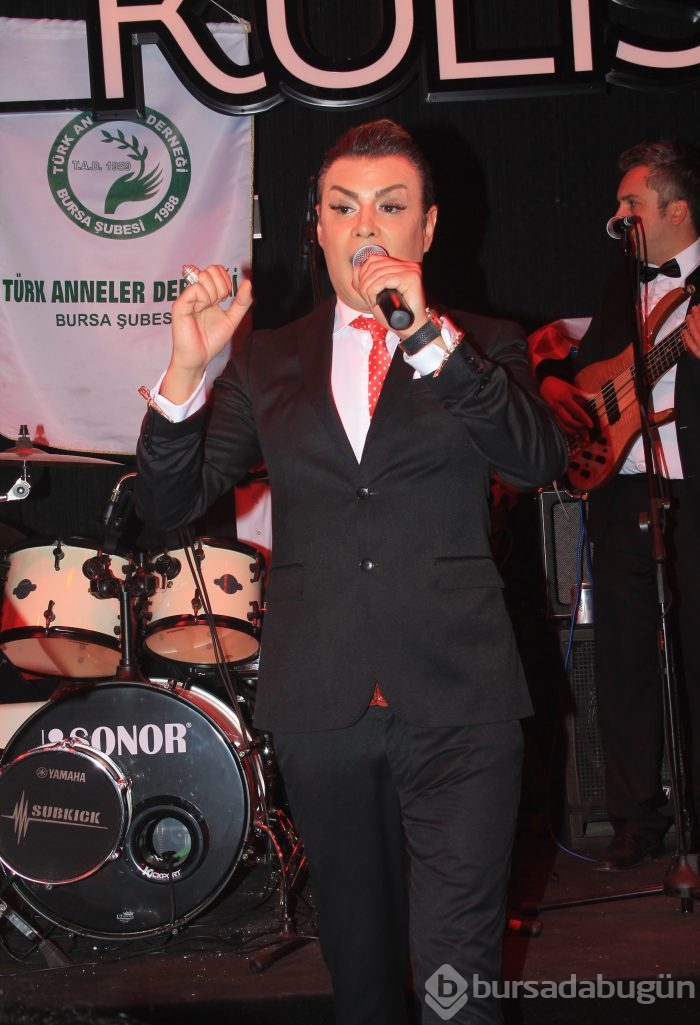 Anneler Derneği'nin renkli Cumhuriyet Kadınları gecesi...