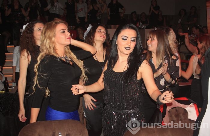 Anneler Derneği'nin renkli Cumhuriyet Kadınları gecesi...