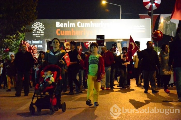 Binlerce Bursalı Nilüfer'de &#8234;'Cumhuriyet Benim'&#8236; dedi!