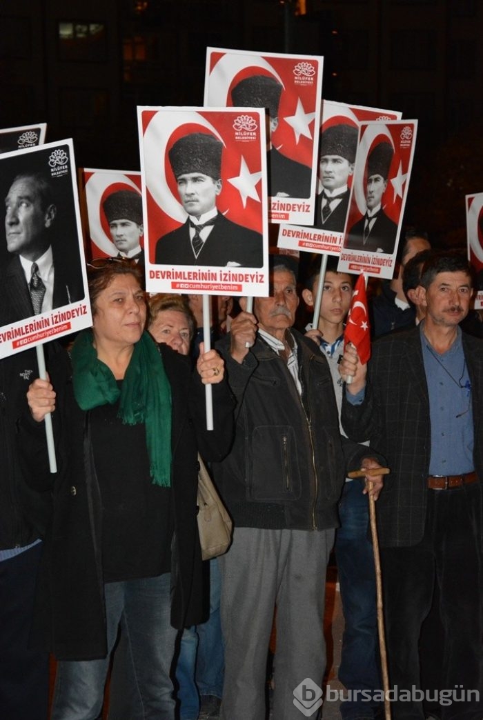 Binlerce Bursalı Nilüfer'de &#8234;'Cumhuriyet Benim'&#8236; dedi!
