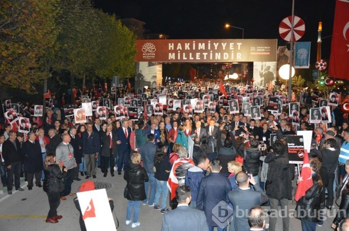 Binlerce Bursalı Nilüfer'de &#8234;'Cumhuriyet Benim'&#8236; dedi!