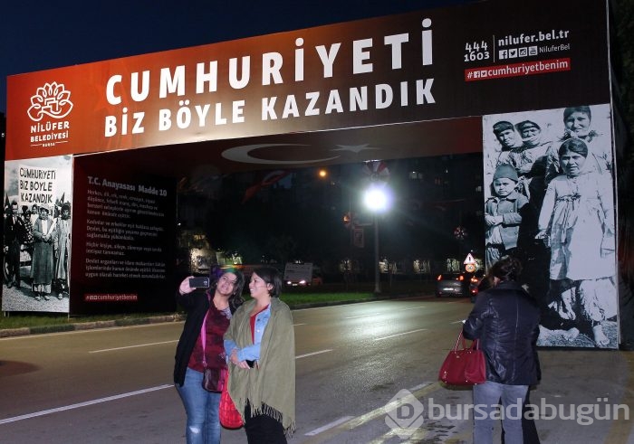 Binlerce Bursalı Nilüfer'de &#8234;'Cumhuriyet Benim'&#8236; dedi!