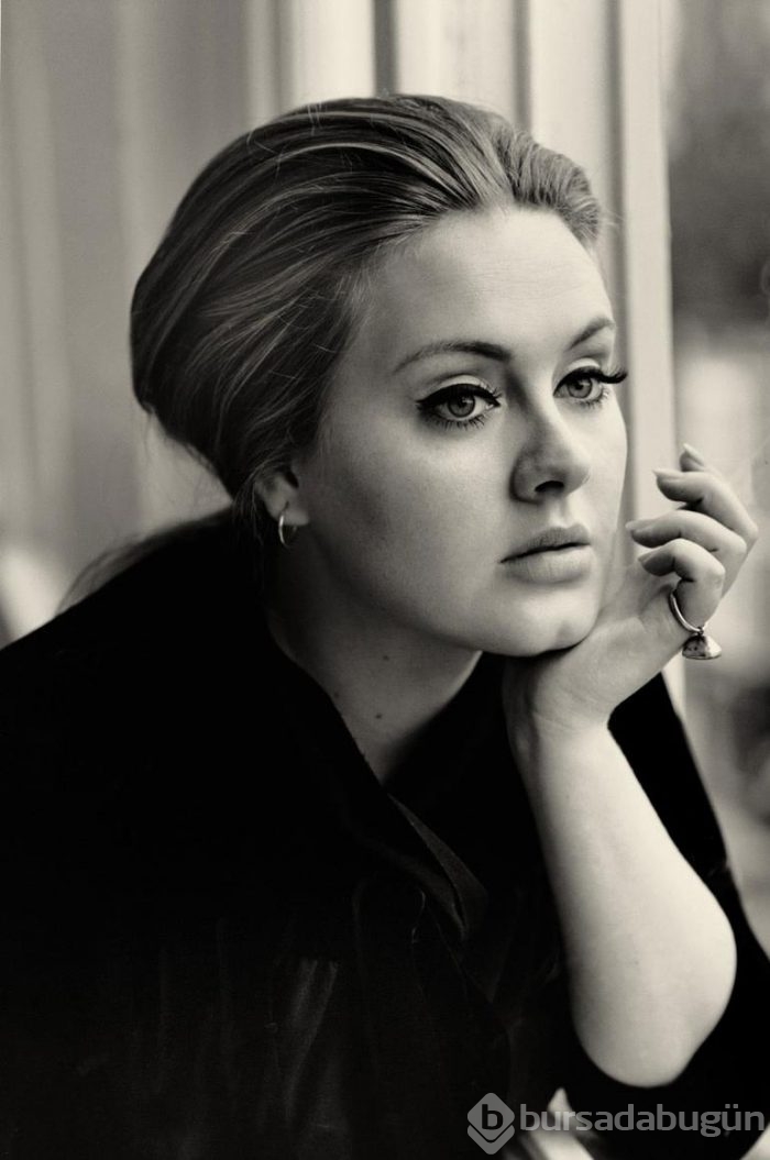 Adele yüzünden dünya kocaman ağlayan bir emojiye dönüştü
