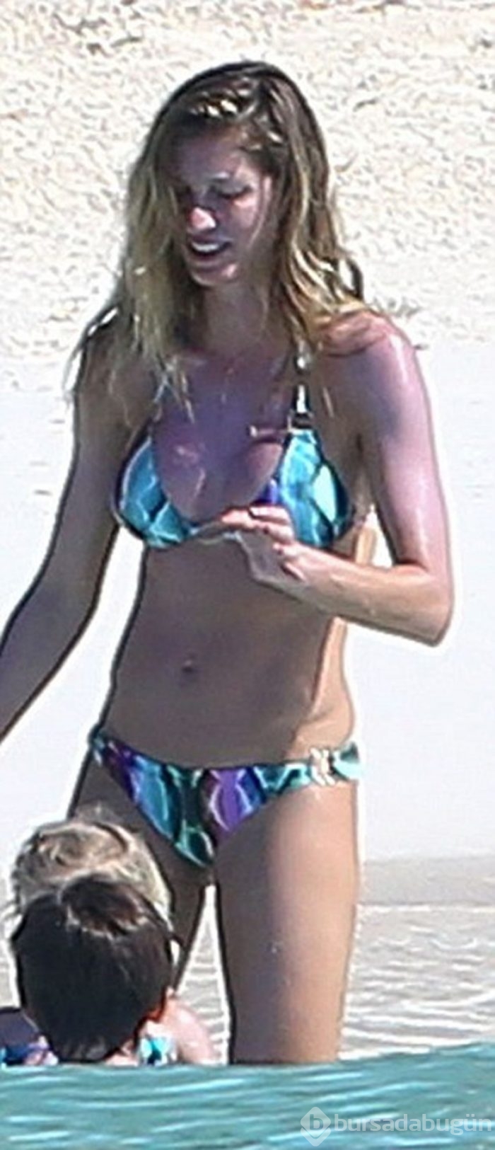Gisele estetik sonrası paparazzilere yakalandı
