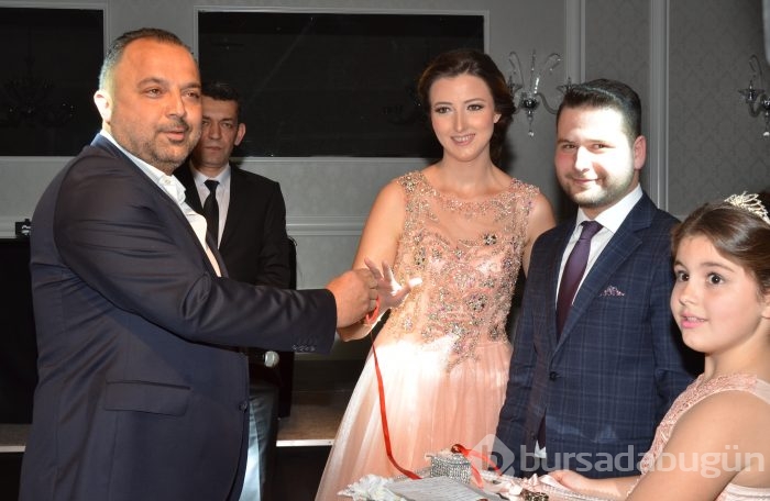 Ebru Yakın&nbsp;ve Abdullah Bulcan evliliğe ilk adımı attı...