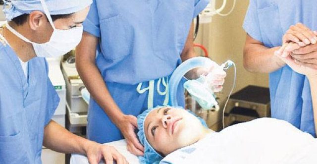 Ameliyatta uyanıp dehşeti yaşadılar!