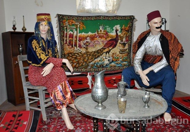 Hurdacının topladığı "eserler" ile kültür evi kuruldu