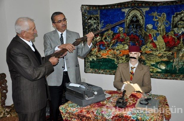 Hurdacının topladığı "eserler" ile kültür evi kuruldu
