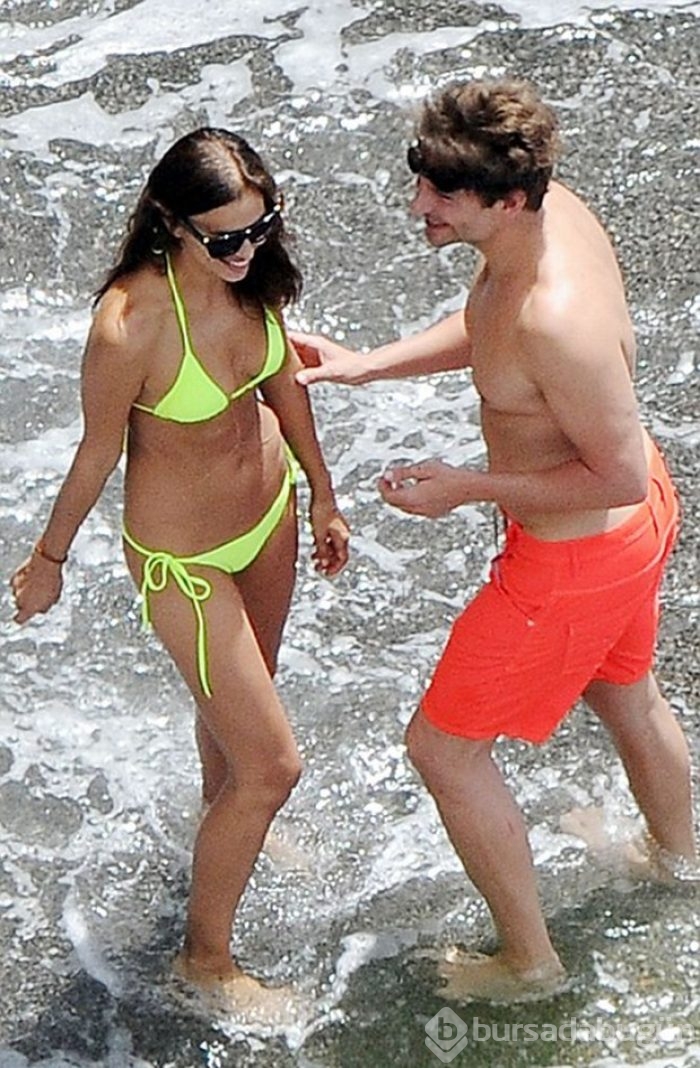 Bradley Cooper ve Irina Shayk tatile doymuyor