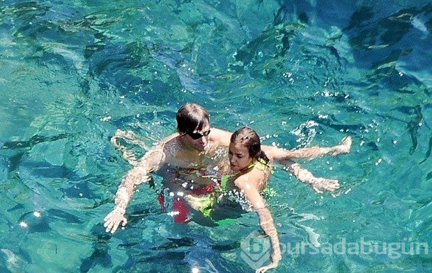Bradley Cooper ve Irina Shayk tatile doymuyor