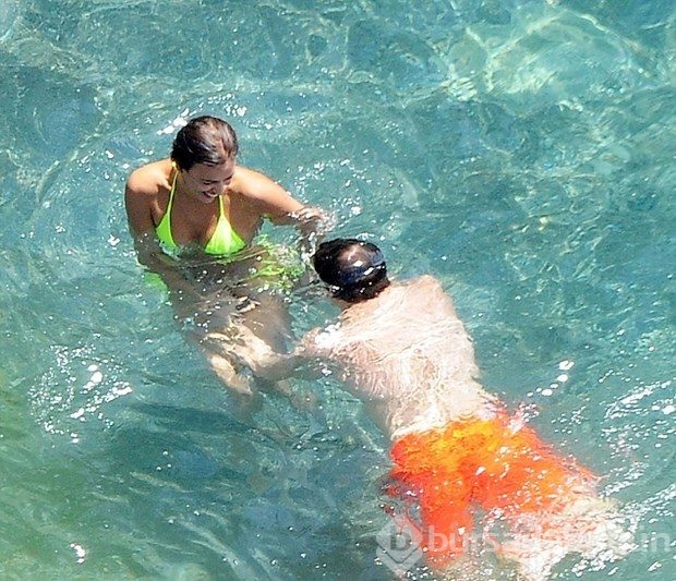 Bradley Cooper ve Irina Shayk tatile doymuyor
