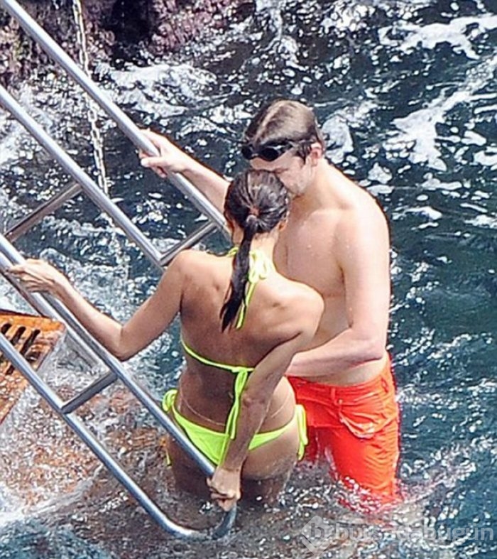 Bradley Cooper ve Irina Shayk tatile doymuyor