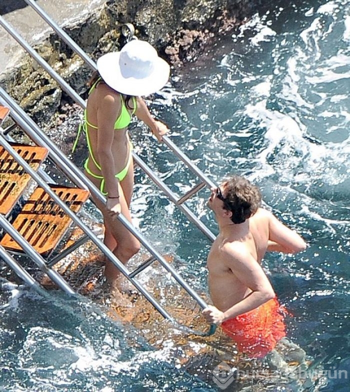 Bradley Cooper ve Irina Shayk tatile doymuyor