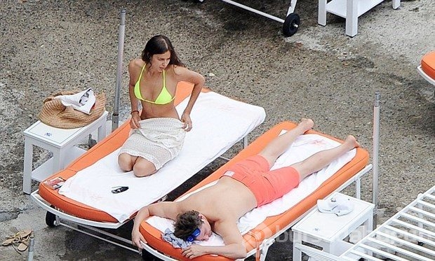 Bradley Cooper ve Irina Shayk tatile doymuyor