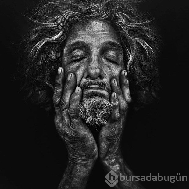 Evsizleri çekmek için onlardan biri oldu