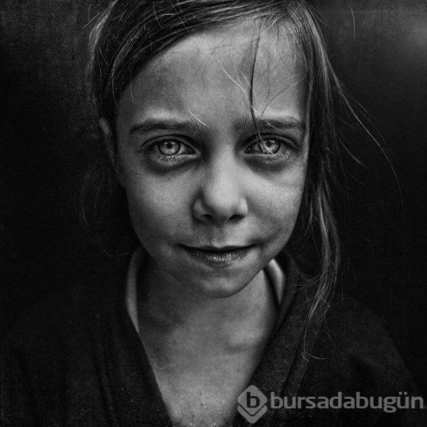 Evsizleri çekmek için onlardan biri oldu