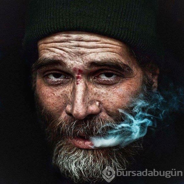 Evsizleri çekmek için onlardan biri oldu
