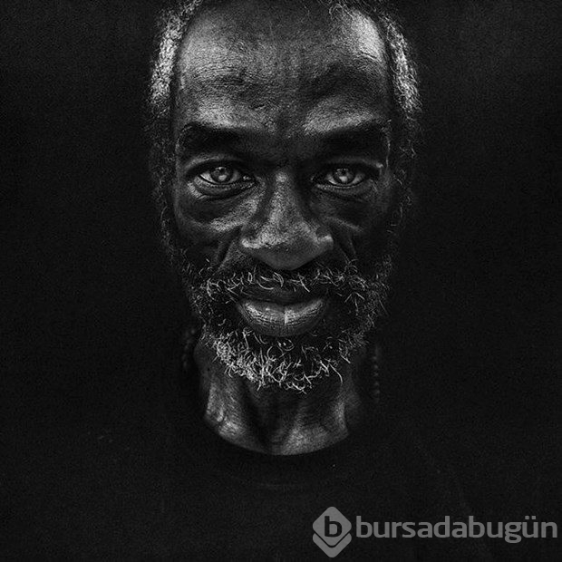 Evsizleri çekmek için onlardan biri oldu