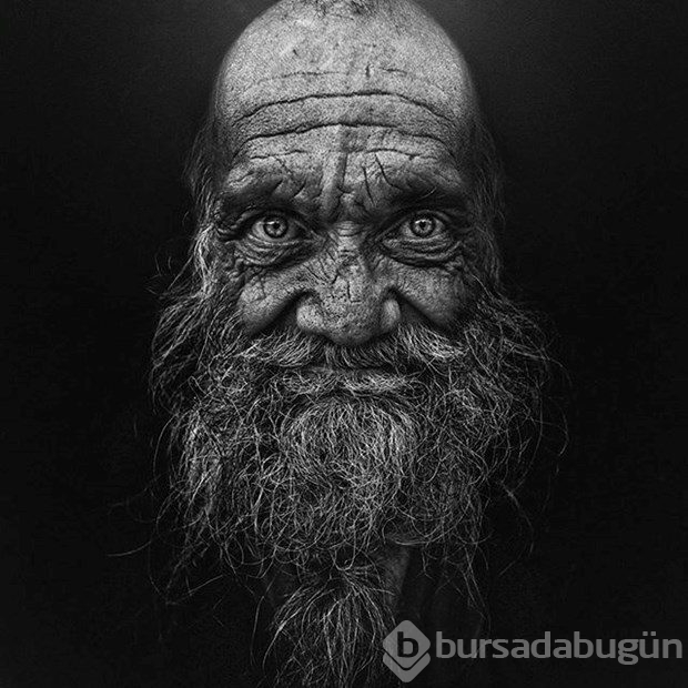 Evsizleri çekmek için onlardan biri oldu