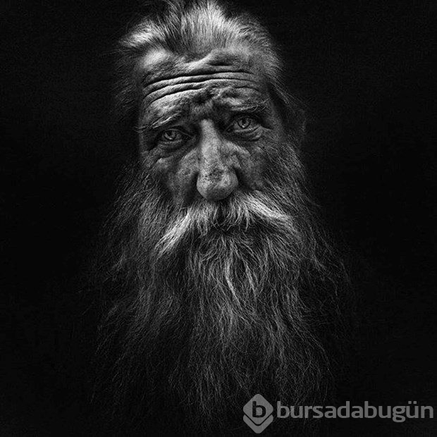 Evsizleri çekmek için onlardan biri oldu