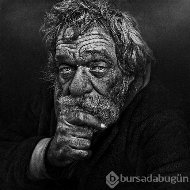Evsizleri çekmek için onlardan biri oldu