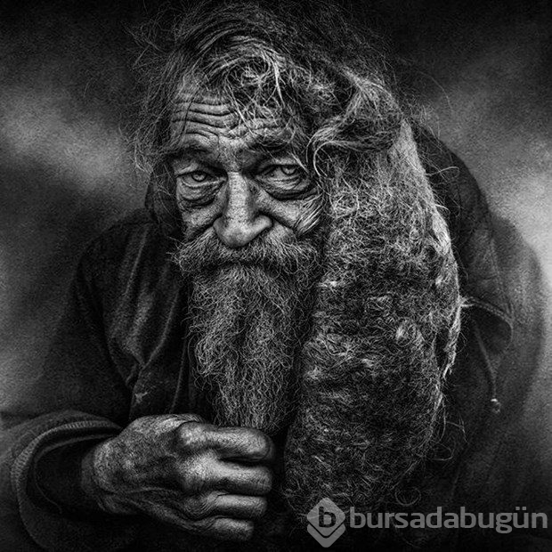 Evsizleri çekmek için onlardan biri oldu