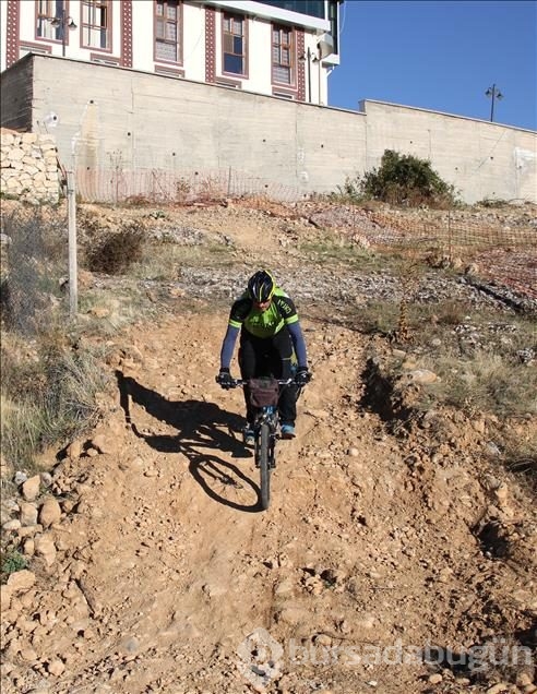 Bisikletiyle 100 bin kilometre yol yaptı