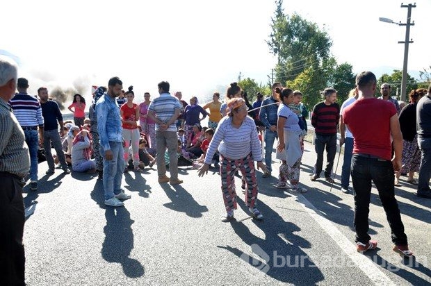 Kazalara kızıp yol kapattılar 