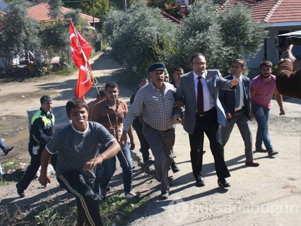 Kazalara kızıp yol kapattılar 
