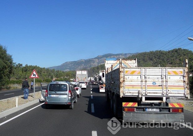 Kazalara kızıp yol kapattılar 