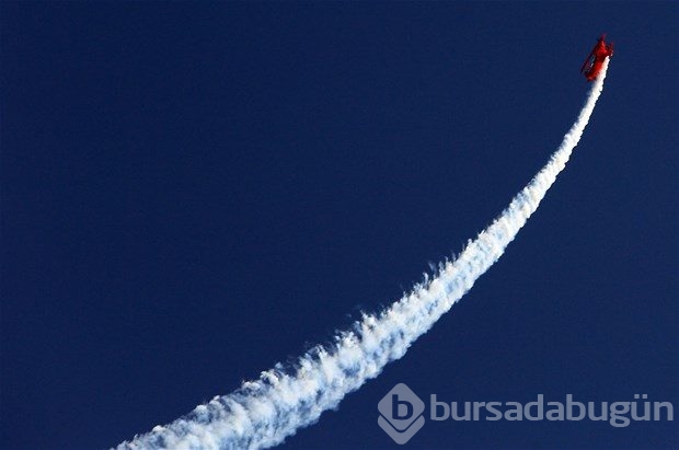 İşte ilk kadın akrobasi pilotu !