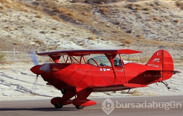 İşte ilk kadın akrobasi pilotu !