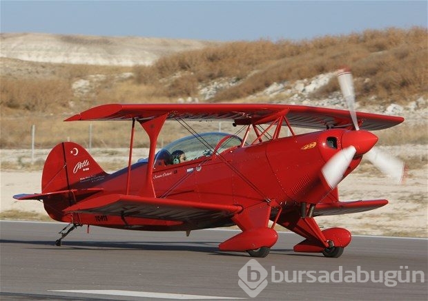 İşte ilk kadın akrobasi pilotu !