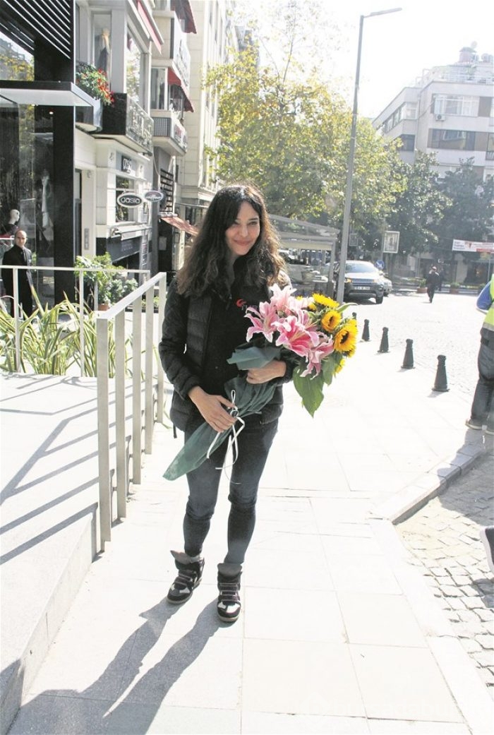 Hande Ataizi ekranlara dönüyor !