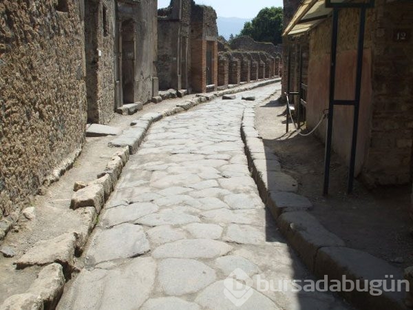 Taş kesilen şehir Pompei