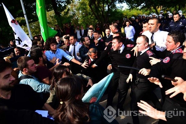Polisten kaçan öğrenci süs havuzuna girdi