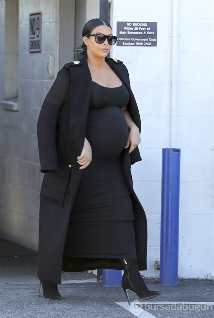 Kim Kardashian'dan tarihi frikik!