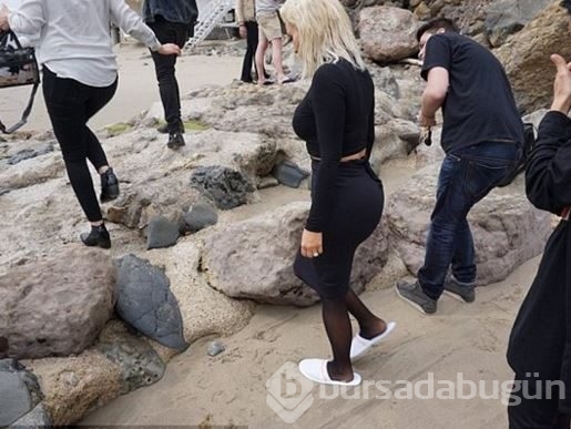 Kim Kardashian'dan tarihi frikik!