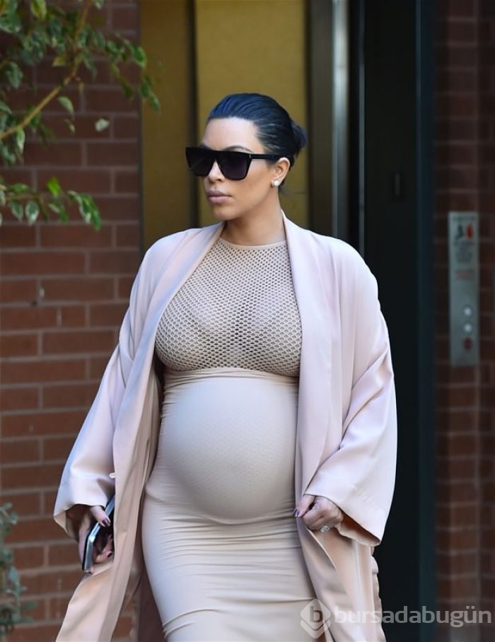 Kim Kardashian'dan tarihi frikik!