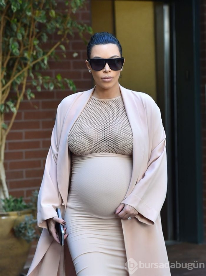 Kim Kardashian'dan tarihi frikik!