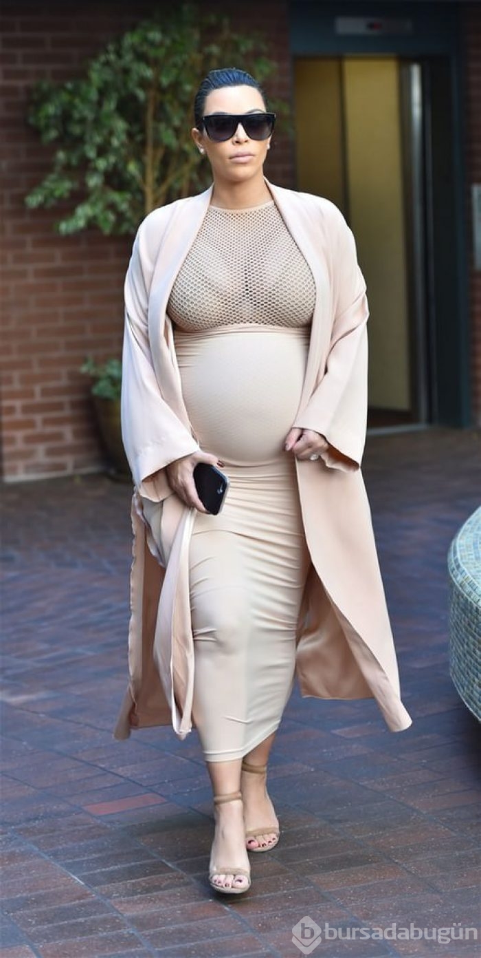 Kim Kardashian'dan tarihi frikik!