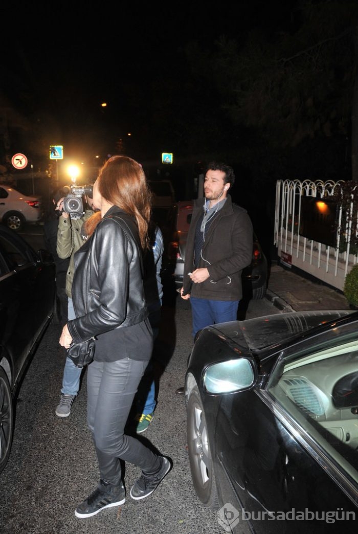 Azra Akın gecelerde