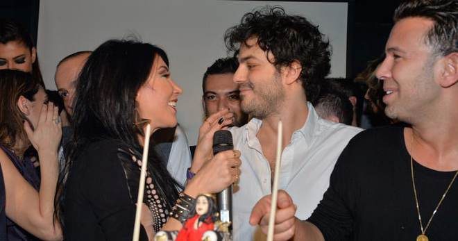 Hande Yener'e büyük şok!