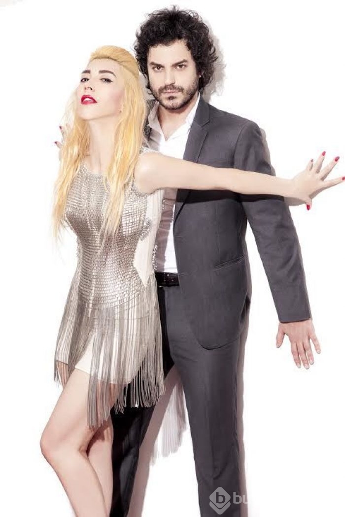 Hande Yener'e büyük şok!