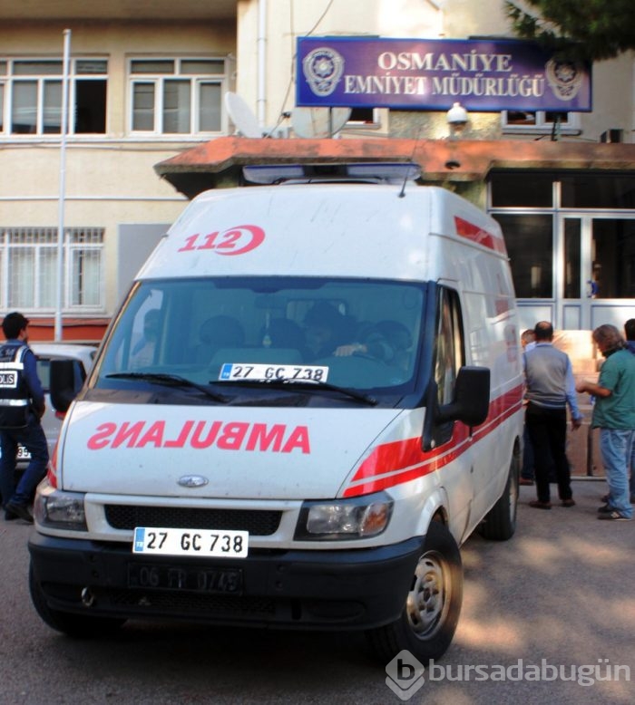 Sahte ambulansta 27 bin 500 paket kaçak sigara
